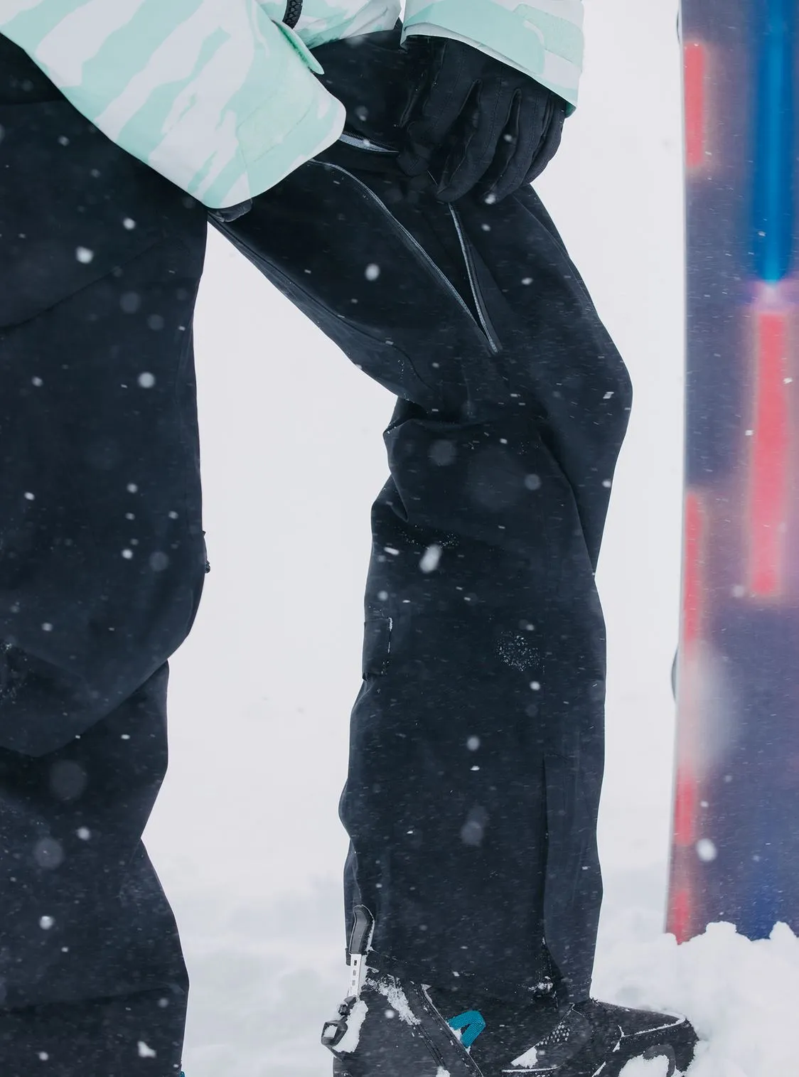 Burton  AK Freebird GORE-TEX 3L Stretch Bib Pants